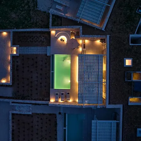 Eos Villa *